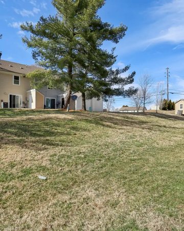 exterior view at Northpark Commons located in Clarksville, TN